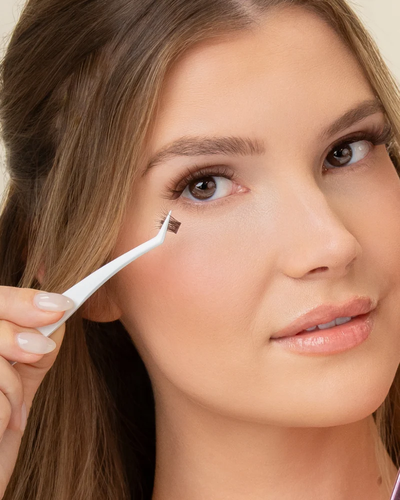 The Edge Stick-Resistant Tweezer