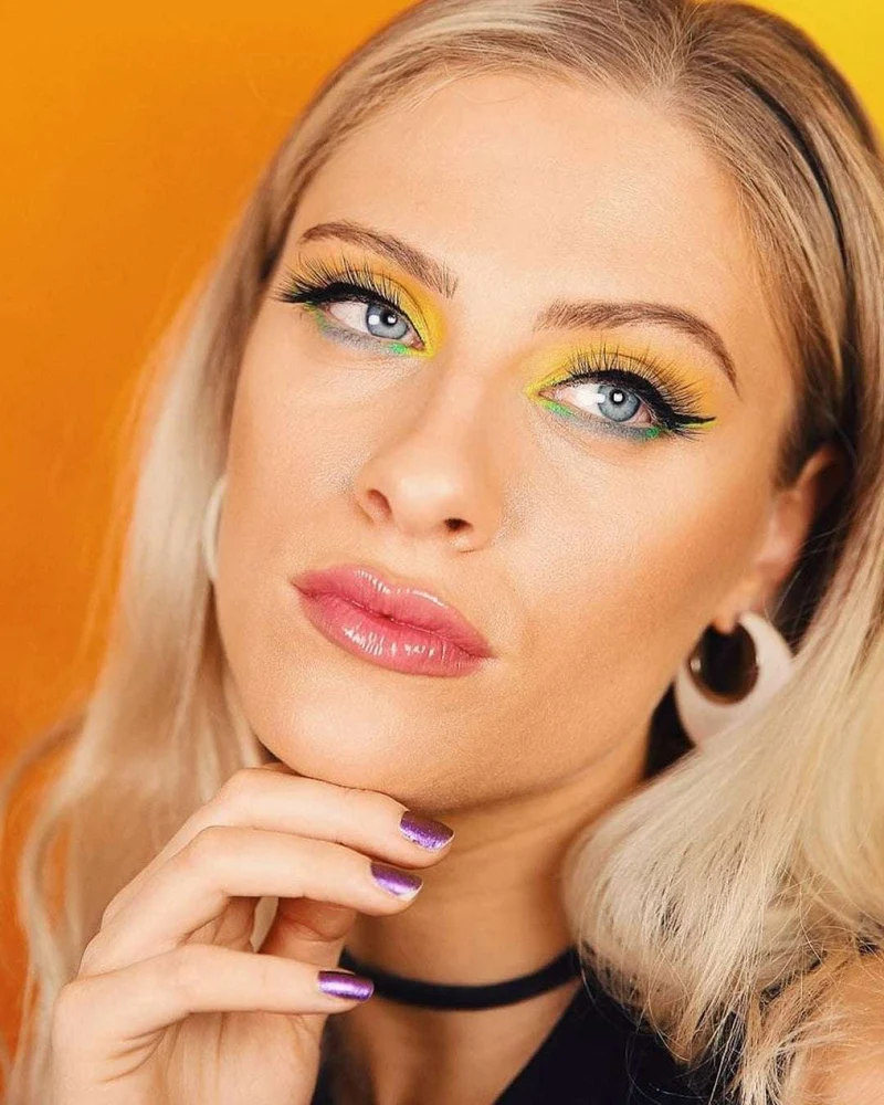 Girl Goals | LinerBond Girl Lash