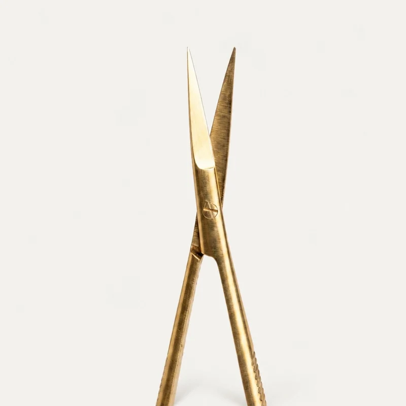Ciseaux de précision pour extensions de cils & sourcils Gold