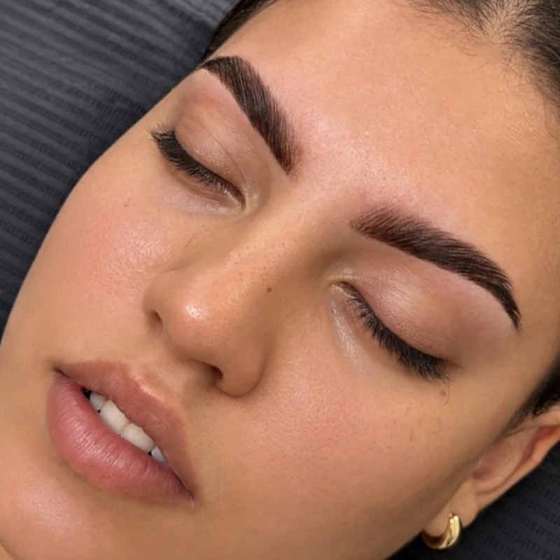 Hybrid Tint Mocha – Teinture cils & sourcils brun foncé intense
