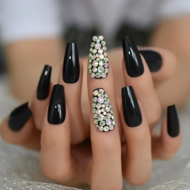 Faux Ongles Noir Diamant