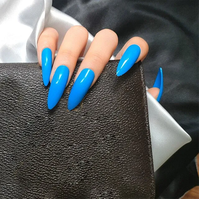 Faux Ongles Bleu Ciel