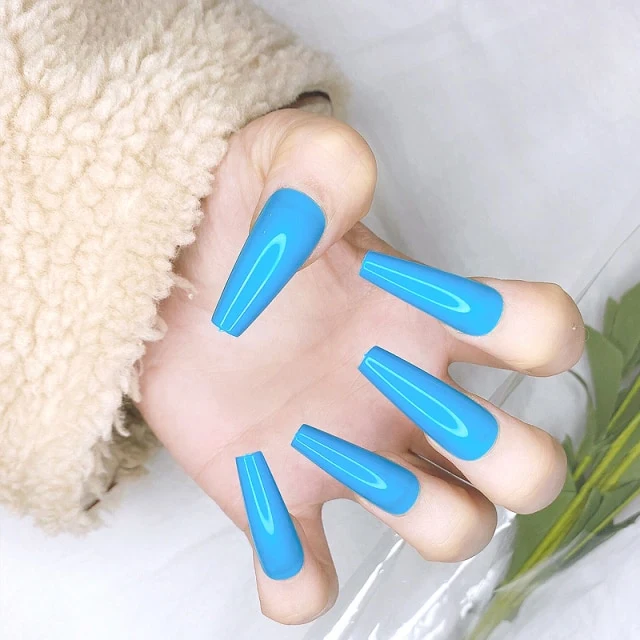 Faux Ongles Bleu Clair