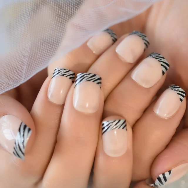 Faux Ongles Courts à Coller