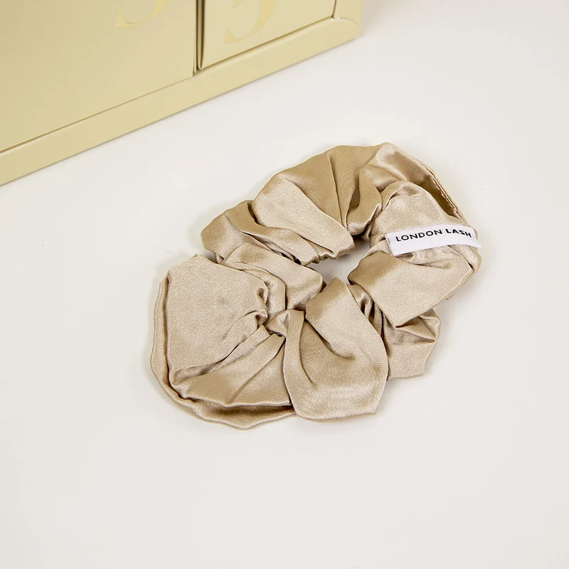 Chouchou en soie beige