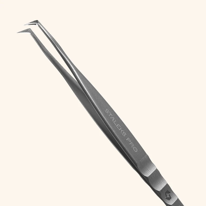 Pince à extensions de cils volume à pointe Boot