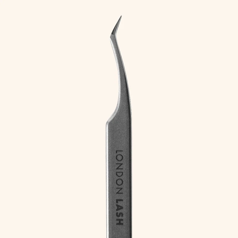 Pince à extensions de cils volume fine en forme de L