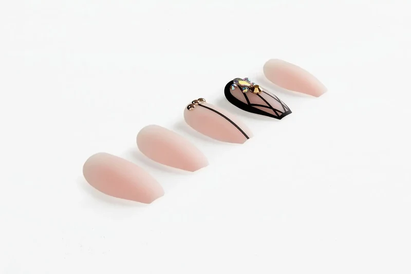 Ardell Nail Addict Premium Nails Blush Geometric Crystals