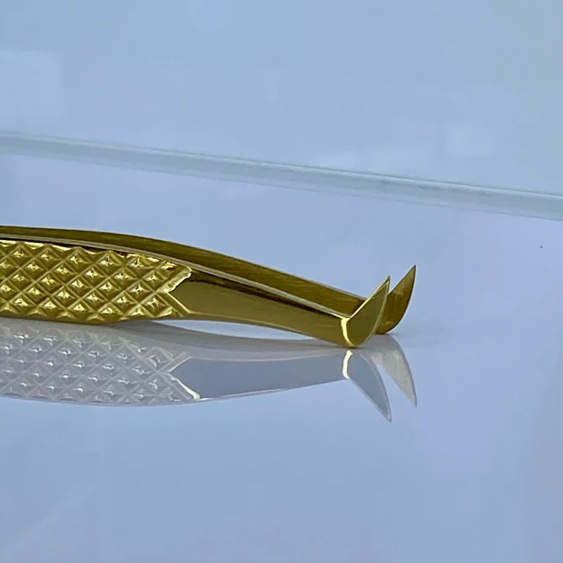 Curved Boot Lash Tweezers