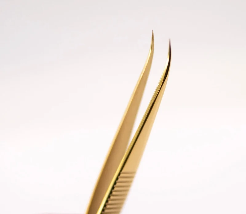 Long Curved Lash Isolation Tweezers