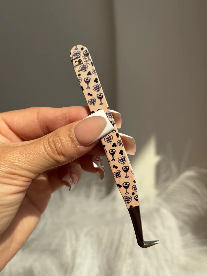 Espresso Martini 90° tweezer ￼