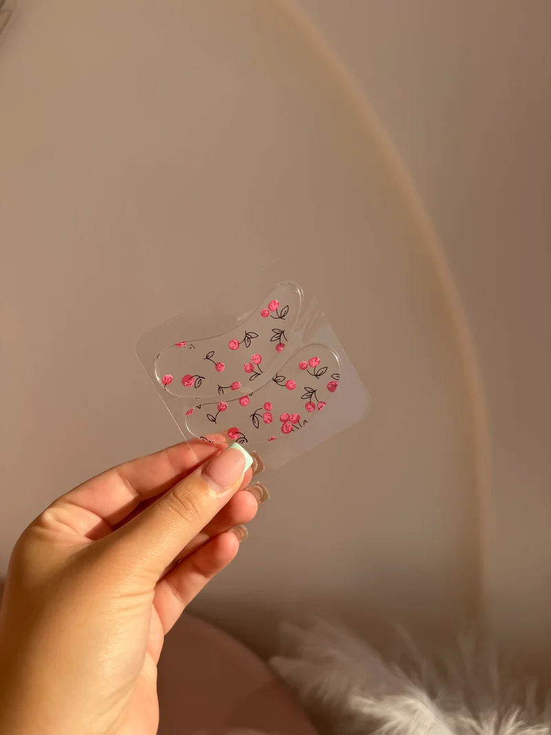 Cherry Gel Eyepads 🍒