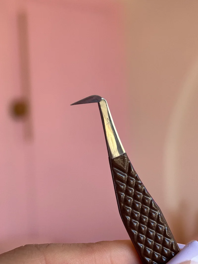 Dark Brown Teddy 90 degree tweezer
