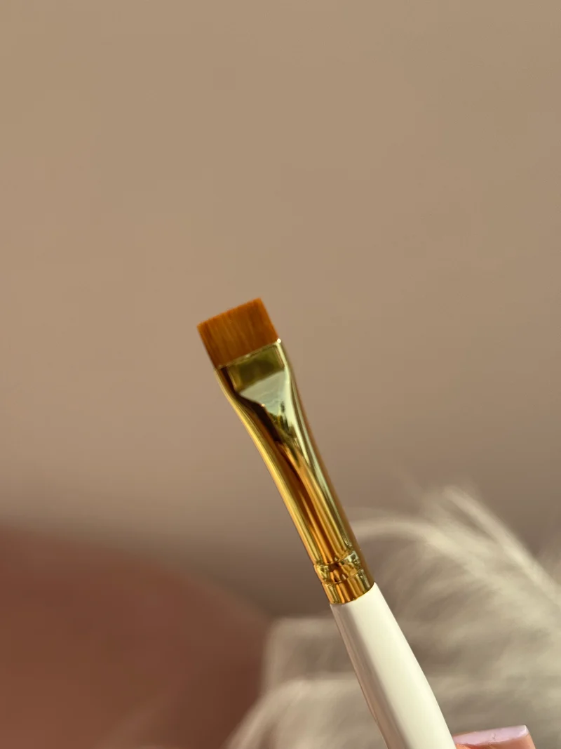 Flat brush