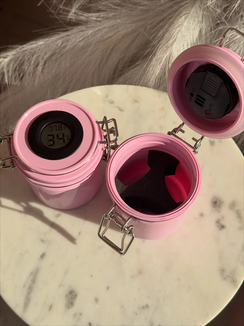 Pink storage jar w/ humidifier ✨