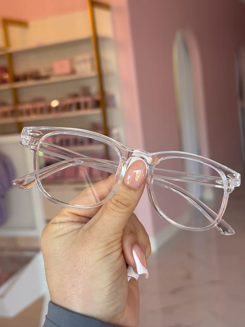 Clear fashion glasses