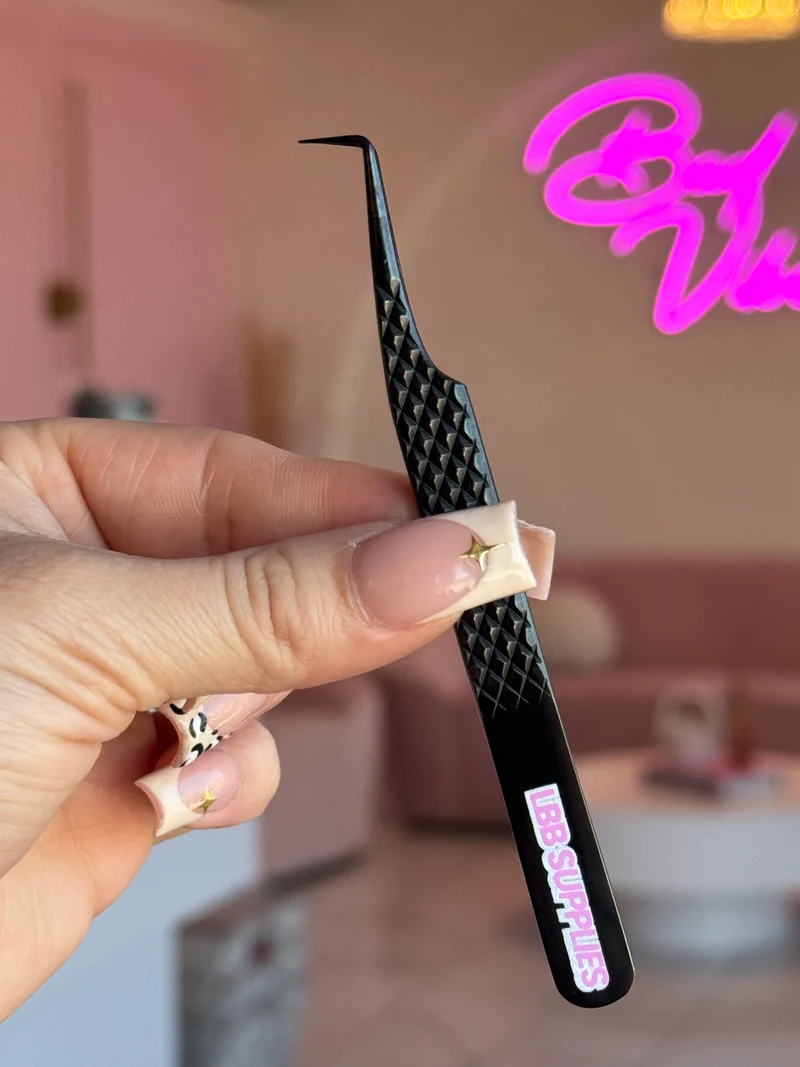 Volume plasma tweezer