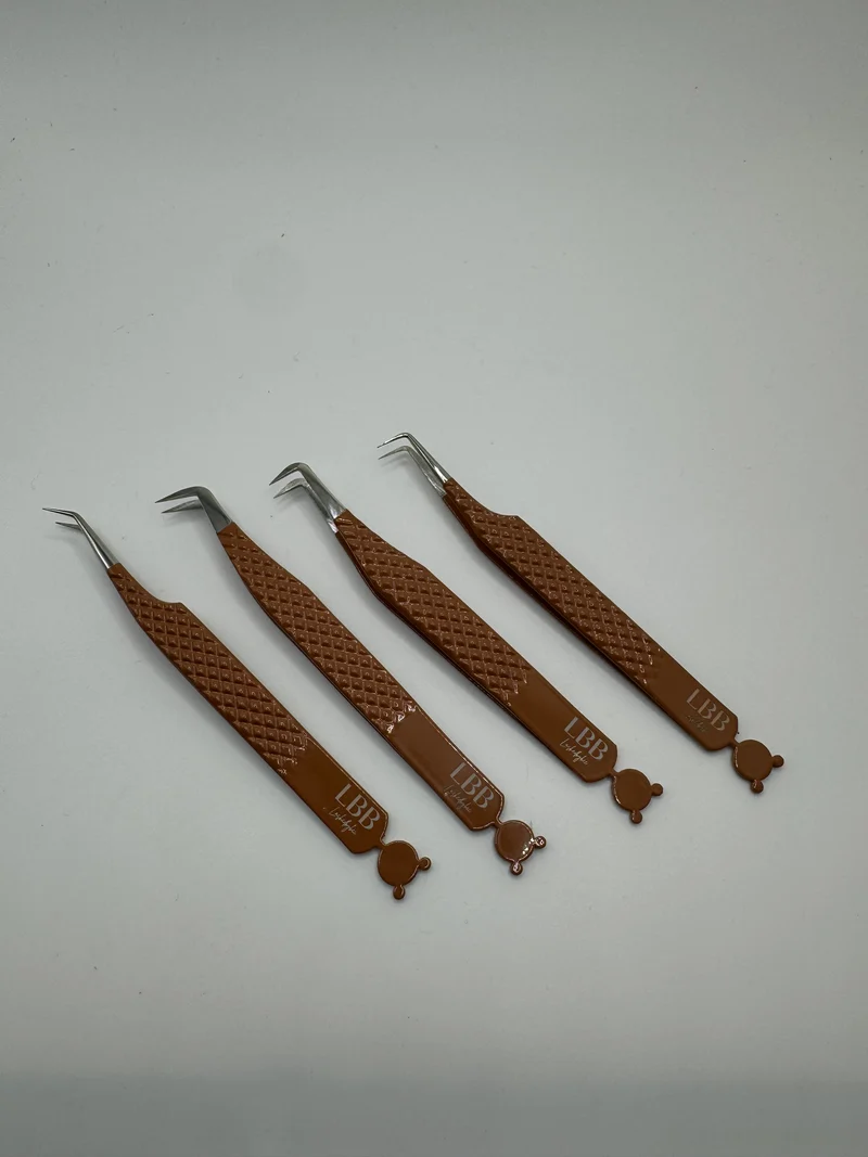 Teddy Tweezers 🧸