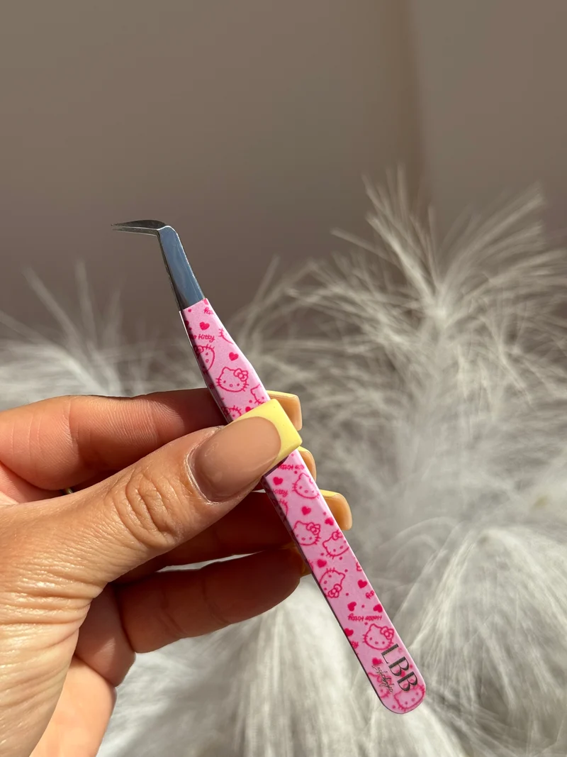 Hello Kitty Heart ❤️ Tweezer
