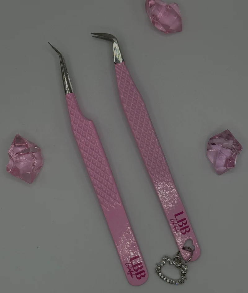 Hello Kitty Charm Tweezers🎀