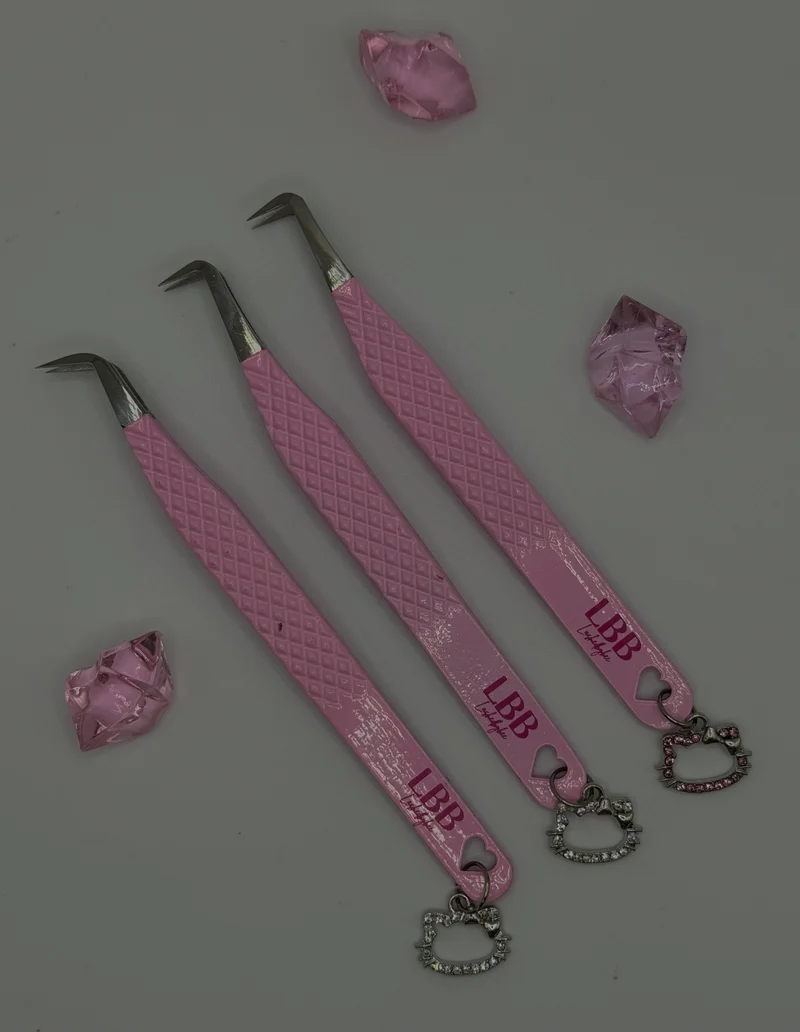 Hello Kitty Charm Tweezers🎀