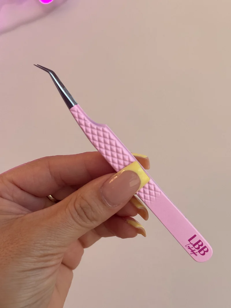 Hello Kitty Charm Tweezers🎀