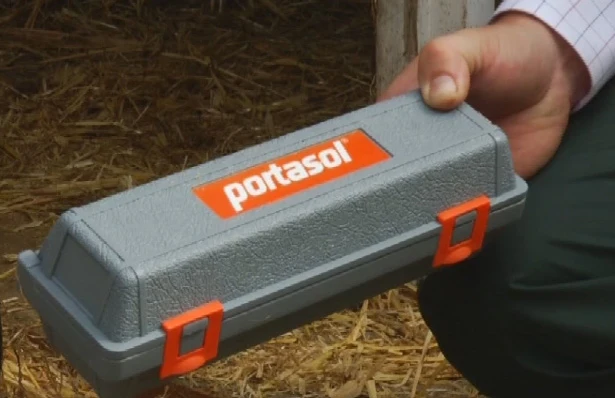 Écorneur de veau Portasol III